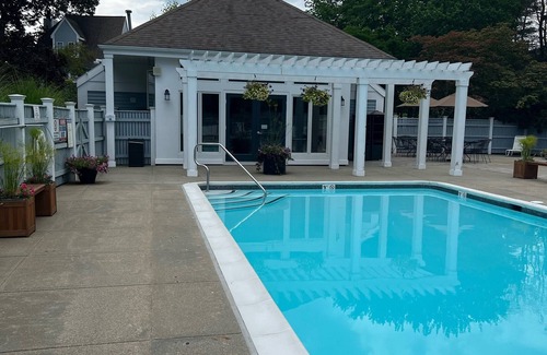 Norwich Villa | Relaxing and Cozy Villa at the Norwich Inn and Spa