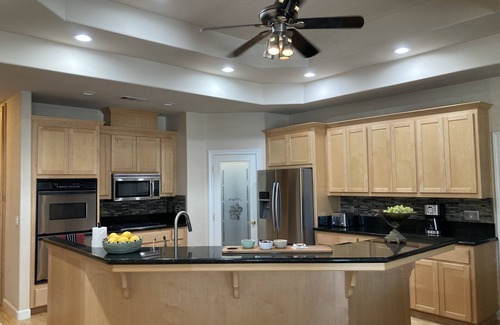 Atascadero House | Relaxing and Inviting Home, 2 Prime Suites, seasonally heated pool on 2.5 acre.