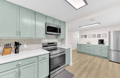 Apollo Beach House | Relaxing Apollo Oasis