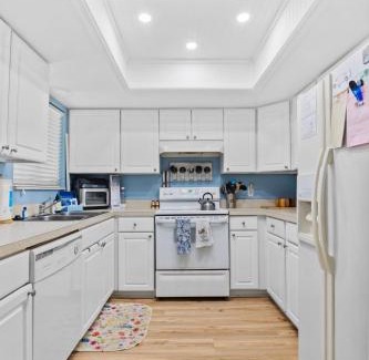 New Smyrna Beach House | Relaxing Beach Villa Walk to Ocean Plus 3 Pools, Tennis & Trails