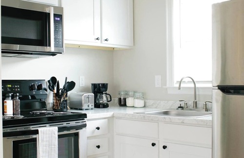 Montgomery Apartment | Relaxing Cottage Hill Studio | Cozy & Quiet