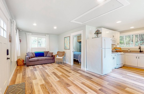 Clinton Cottage | Relaxing cottage with fishing gear, fireplace, gas grill, patio, & kitchenette