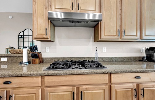 Corte Bella House | Relaxing Desert Retreat in 55+ Gated Community - Clubhouse, Pool & Pet Friendly!
