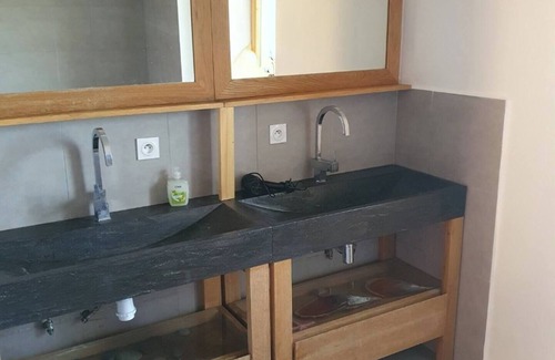 Neydens Bed & Breakfast | Relaxing escape Spacious room for rent in Neydens, near Geneva