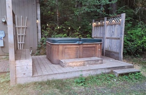 Fall Creek Villa | Relaxing FallCreek Vacation Yurt