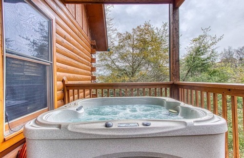 Sevierville Cabin | Relaxing family retreat | Hot tub, 2BR+Loft