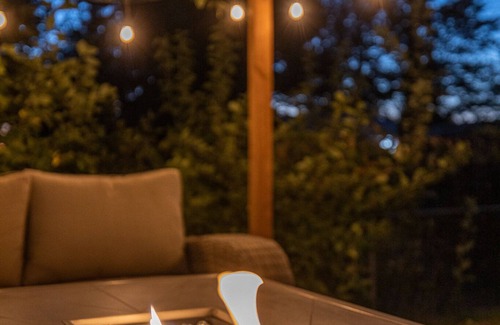 Southeast House | Relaxing Family Retreat: 4BR, King Bed, Fire Pit