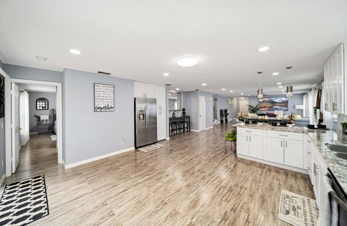 Signal Hill House | Relaxing four bed room getaway built for long stays