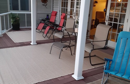 Marietta House | Relaxing, FUN, Comfortable Home on 50 ft. Flat Waterfront. 25 steps to the lake!