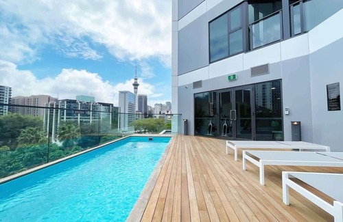 Newton Apartment | Relaxing Get Away Parkside CBD Studio, Pool & Gym
