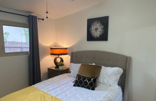 Swiss Manor House | Relaxing Getaway in Flagstaff / Minutes to Downtown & Mt. Elden