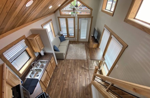 Oak Creek Apartment | Relaxing Getaway in our Modern Cottage at Lodges of Oak Creek!