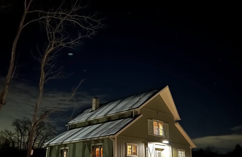 New Oxford House | Relaxing Getaway; Secluded 42 rustic acres yet close to attractions.