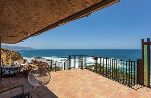 Laguna Beach House | Relaxing getaway with your own private beach just foot steps away.