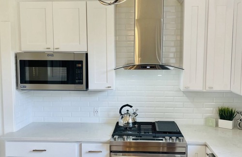 Vernon House | Relaxing home in Alberta Arts, New remodel 2 bedrooms, 2 baths maximum 5 guests