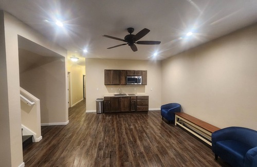 Skyway House | Relaxing Home away from home, 7 BRs/8 Beds/Sleeps14