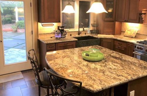 Bay Park House | Relaxing Home w/Lanai 4min to Mission Bay, Ocean, Highways, Canyons & Shopping