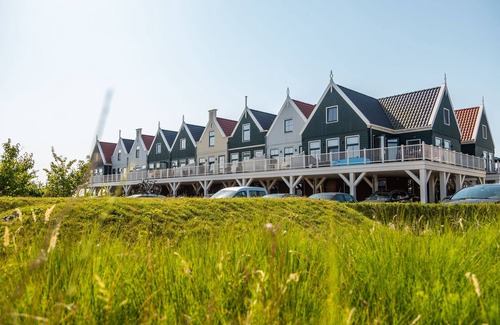 Uitdam House | Relaxing Home with Sauna in Holiday Park