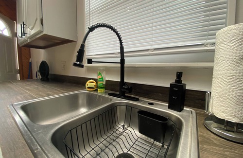 Port Clinton Apartment | Relaxing Hot Tub Oasis + Lake Town Escape