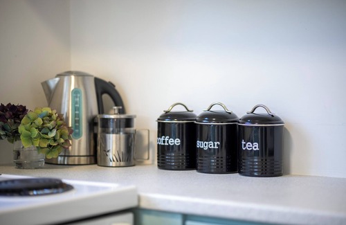 Te Anau House | Relaxing Kiwi Bach - Te Anau Holiday Home