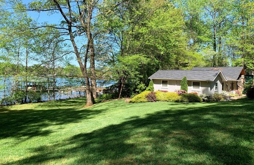 Lake Norman of Catawba Cottage | Relaxing Lake Retreat With Canoe, Kayaks and Paddle Board