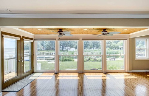 Oshkosh House | Relaxing Lake Winnebago Waterfront Retreat
