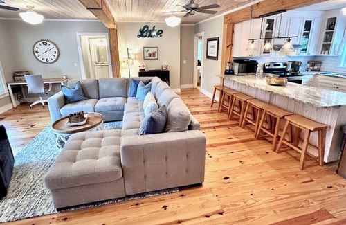 Little Kowaliga House | Relaxing Lakefront Getaway - 3BR Home w/Private Dock & Yard