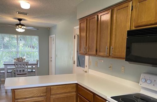 Clermont House | Relaxing Lakefront Home on Quiet Lake Glona