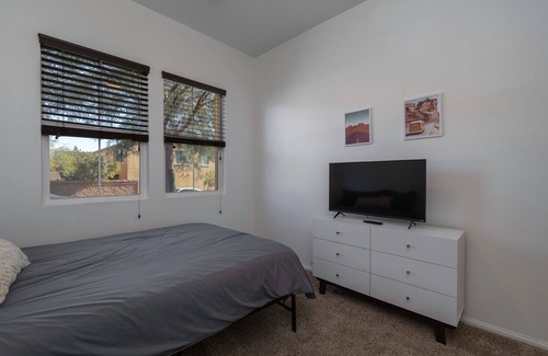 North Las Vegas House | Relaxing large home near VA hospital, air force base and Las Vegas strip 8 adult