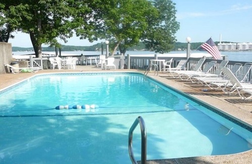 Lake Ozark Condo | Relaxing Marvelous Main Channel View!