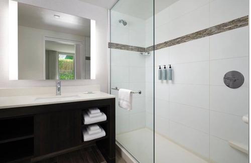 Surfside Hotel | Relaxing Miami Getaway | Surfside Suite w/Pool & Ocean Access