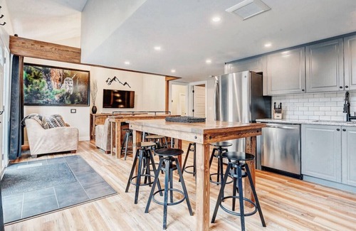 Canmore Villa | Relaxing Mountain Retreat, Pool, and Hot Tub