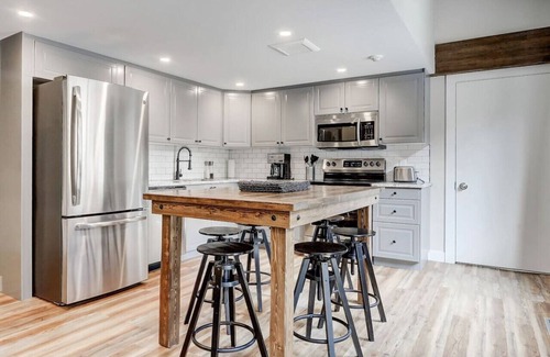 Canmore Villa | Relaxing Mountain Retreat, Pool, and Hot Tub