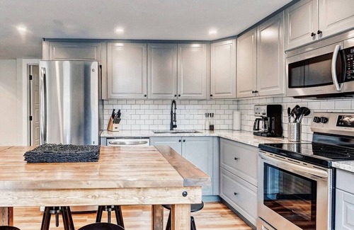 Canmore Villa | Relaxing Mountain Retreat, Pool, and Hot Tub