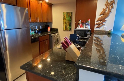 Maalaea Condo | Relaxing Ocean Front Views on Maui! Island Sands Condominium