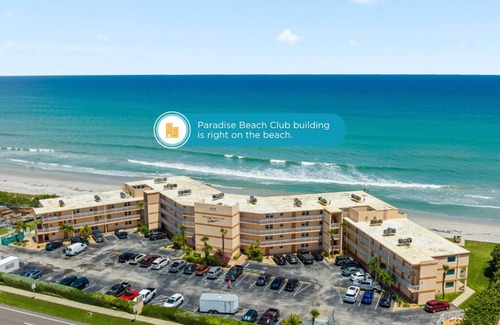 Satellite Beach Condo | Relaxing Oceanfront Condo with Steps to Beach & Heated Pool 🌴