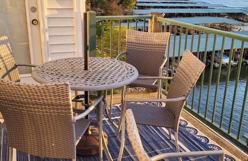 Camdenton Condo | Relaxing on the Big Nianguan3BR w/Loft - 6 Beds