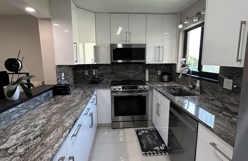 West Palm Beach Apartment | Relaxing or Working, It's here!