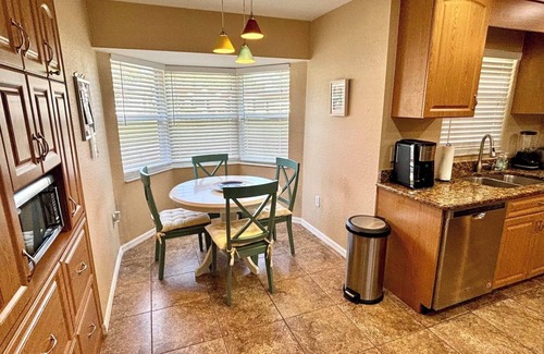 Palm Harbor House | Relaxing Pool Home - Palm Harbor - 3BR - 6PPL