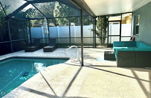 Palm Harbor House | Relaxing Pool Home - Palm Harbor - 3BR - 6PPL