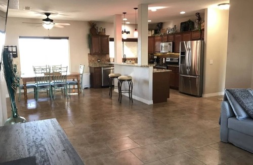 Lake Havasu City House | Relaxing Pool Home! Spacious 3 BR Home with Private Pool Minutes Away from Lake