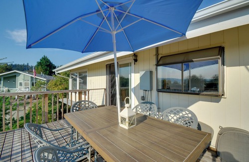 Poulsbo House | Relaxing Poulsbo Duplex w/Liberty Bay Views!