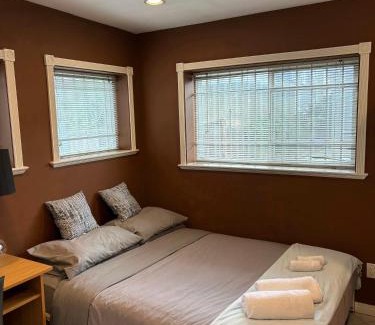 Hastings House | Relaxing Private Room, Quiet and Convenient