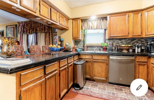 Teaneck House | Relaxing quiet room close to New York City