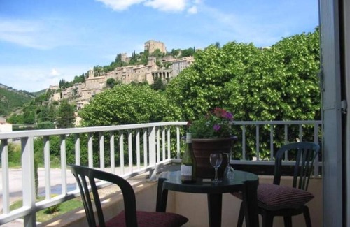 Montbrun-les-Bains Apartment | Relaxing Retreat Near Thermal Baths: Comfort & Nature, With Pool & Free Parking