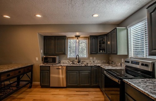Meadow View Heights Cabin | Relaxing retreat in Duck Creek, lots of exciting adventures inside and out