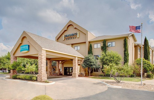 San Angelo Condo | Relaxing Retreat Near Angelo State University! Shared Outdoor Pool