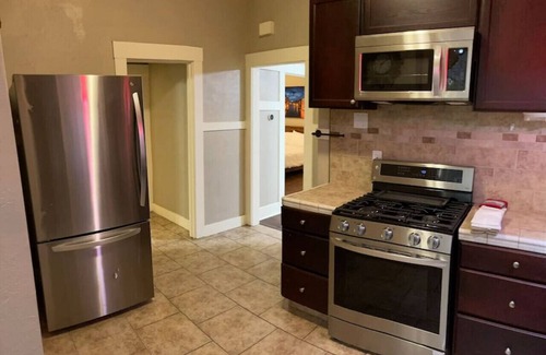 Tower District House | Relaxing Retreat Near Tower & Mural District