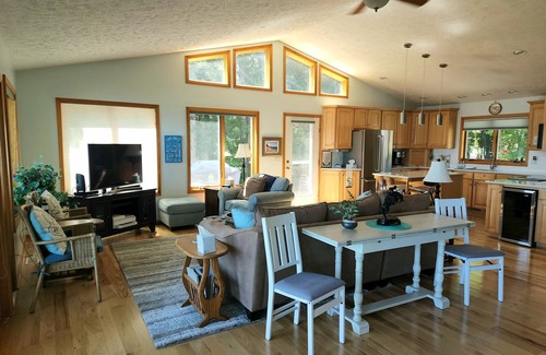 Cedar House | Relaxing retreat on Lake Leelanau.