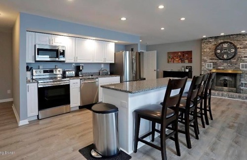 Louisville House | Relaxing River Front Home-Renovated and Centrally Located